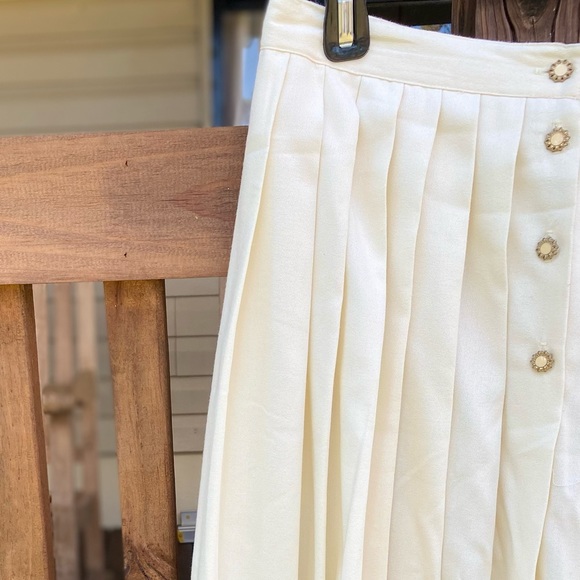 VINTAGE LLOYD Pleated Button Midi Skirt - Picture 2 of 7
